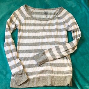 White and grey stripped long sleeve shirt